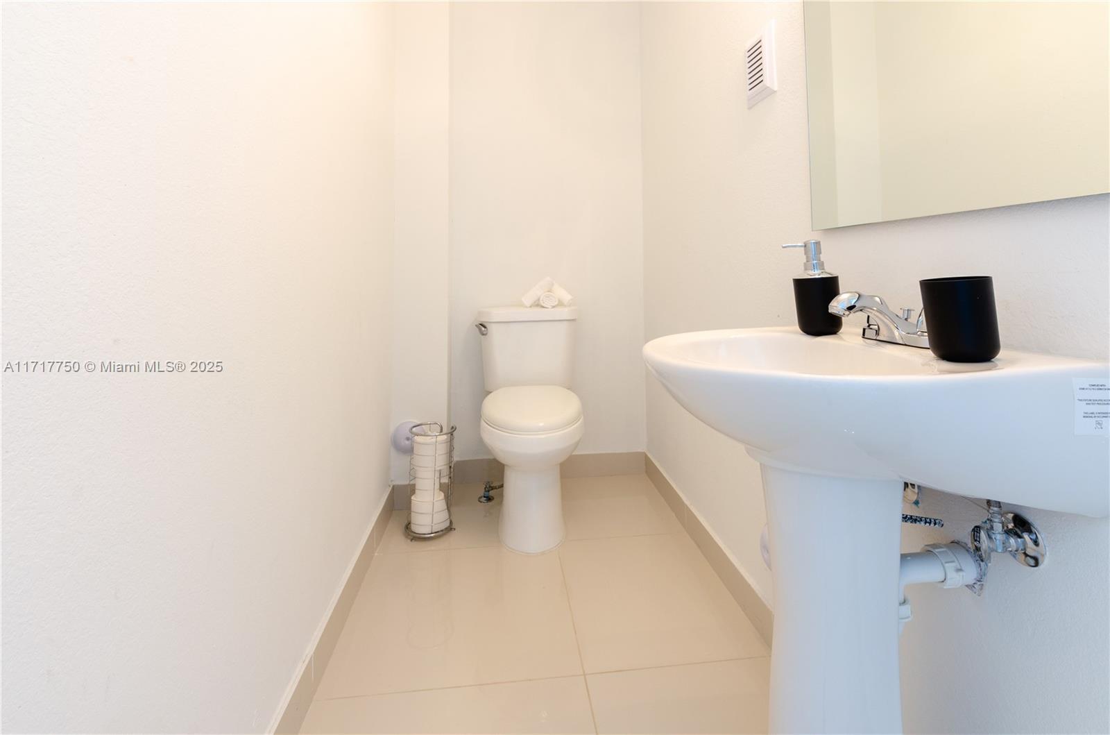 PARADISE GARDENS - Residential Lease