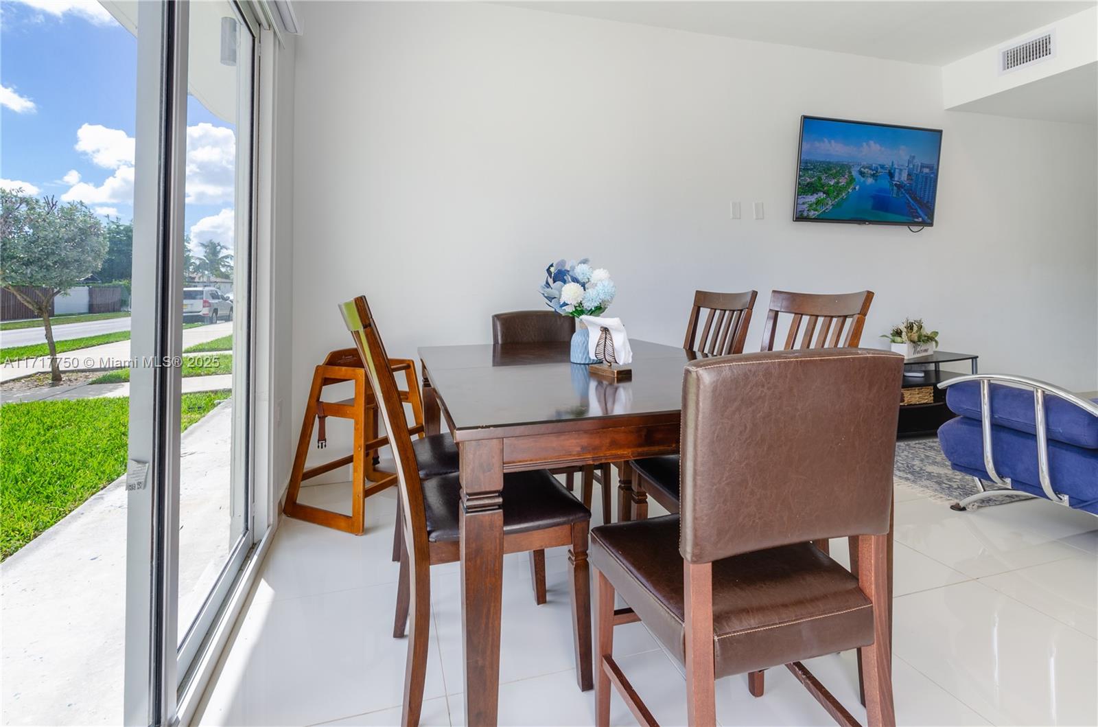 PARADISE GARDENS - Residential Lease