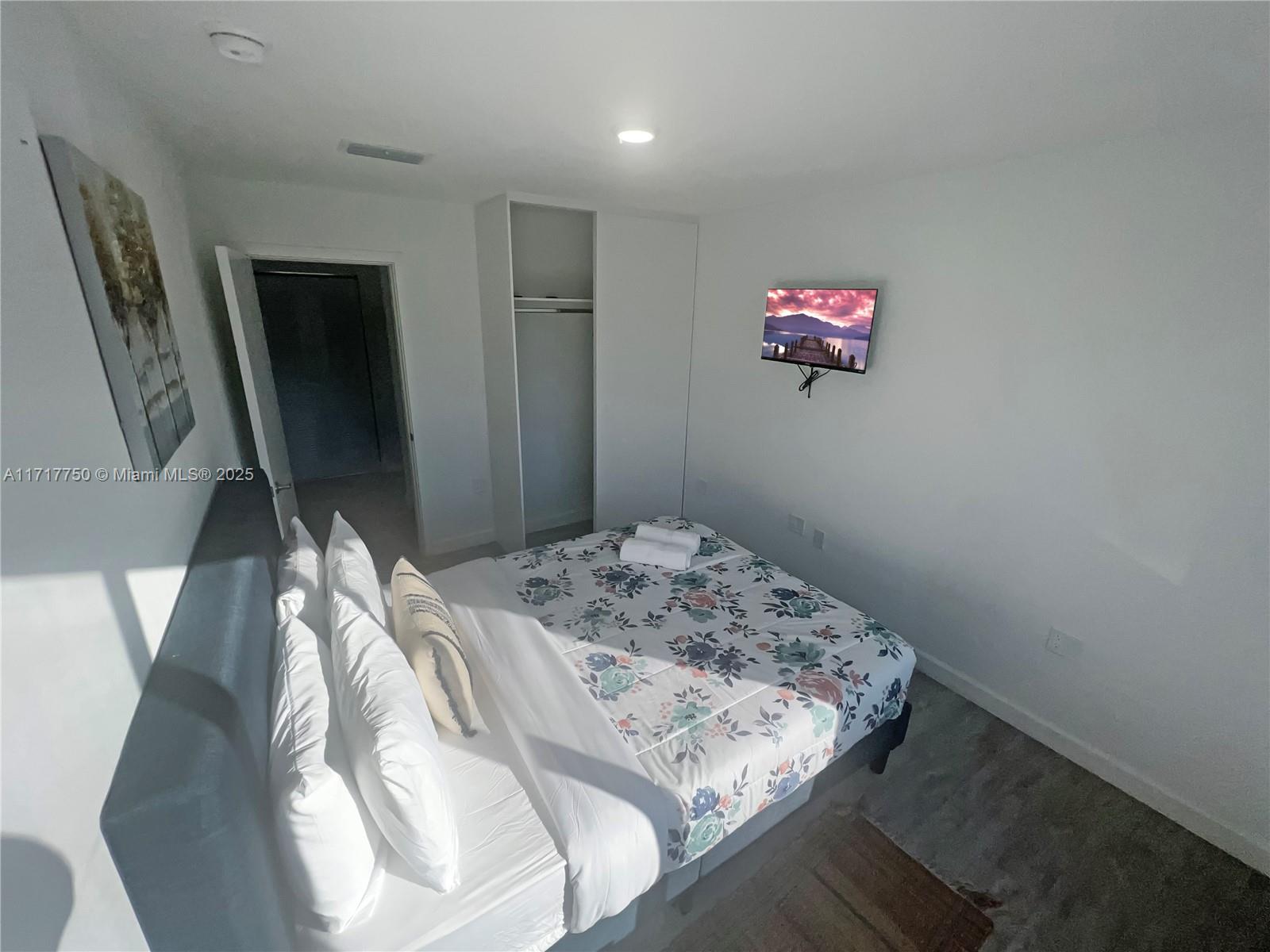 PARADISE GARDENS - Residential Lease