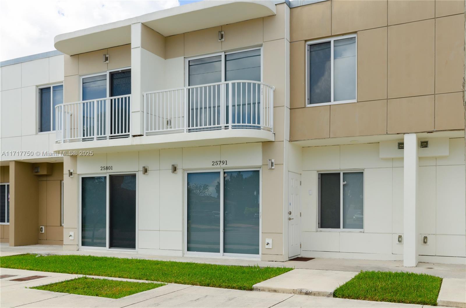 PARADISE GARDENS - Residential Lease