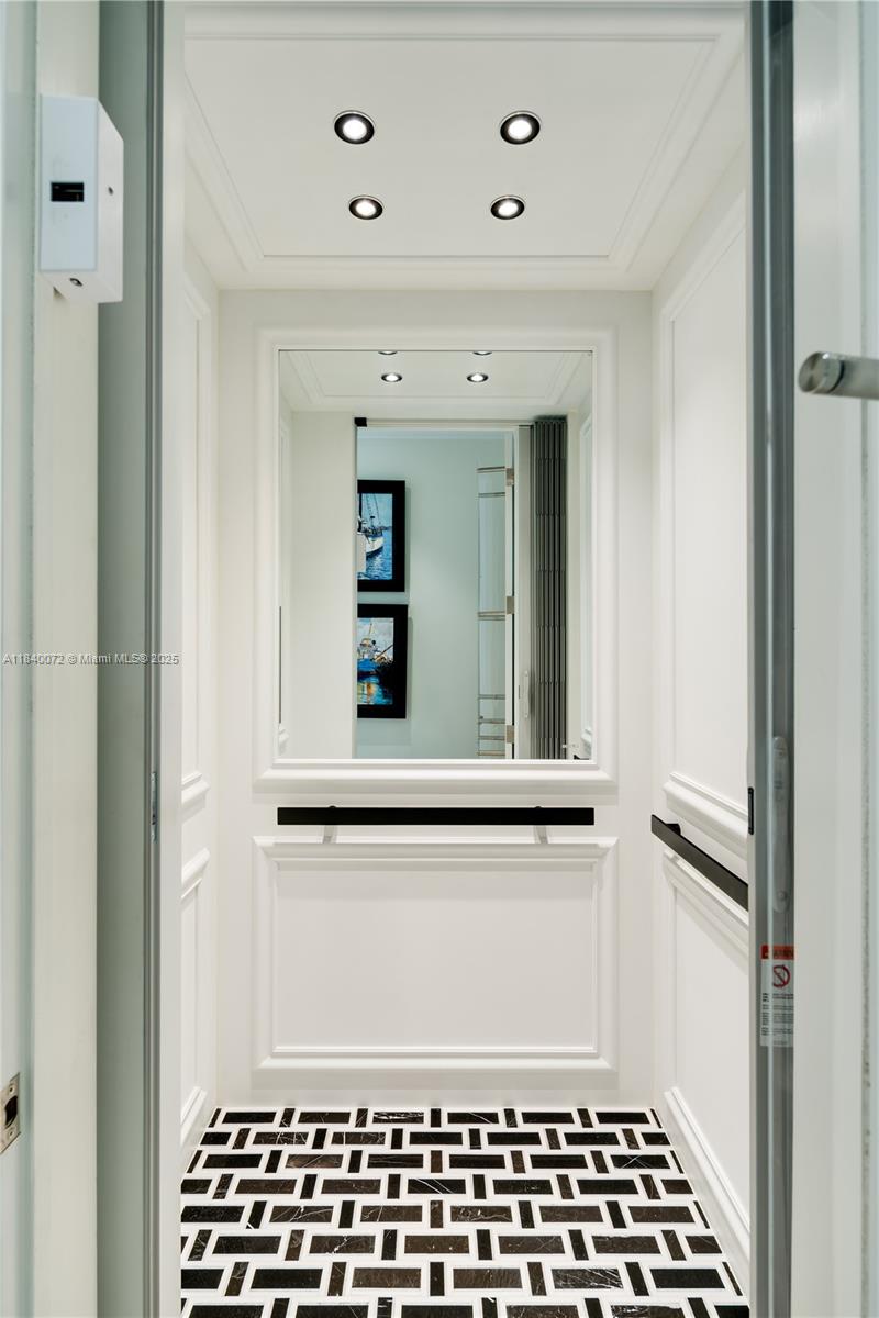 CORAL GABLES RIVIERA SEC - Residential