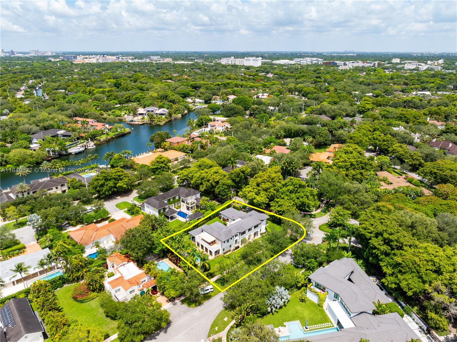 CORAL GABLES RIVIERA SEC - Residential