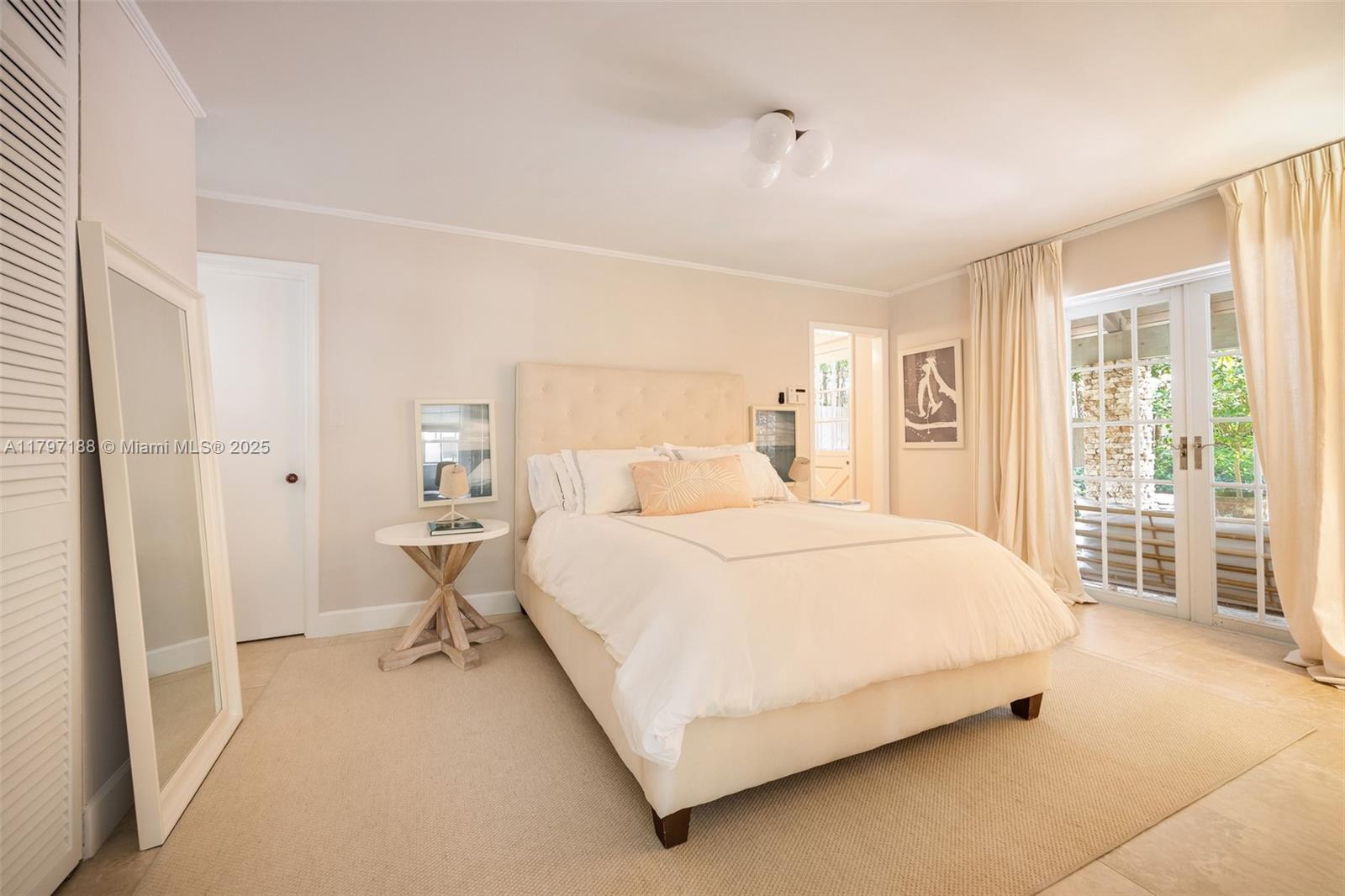 YE LITTLE WOODS 1ST ADDN - Residential