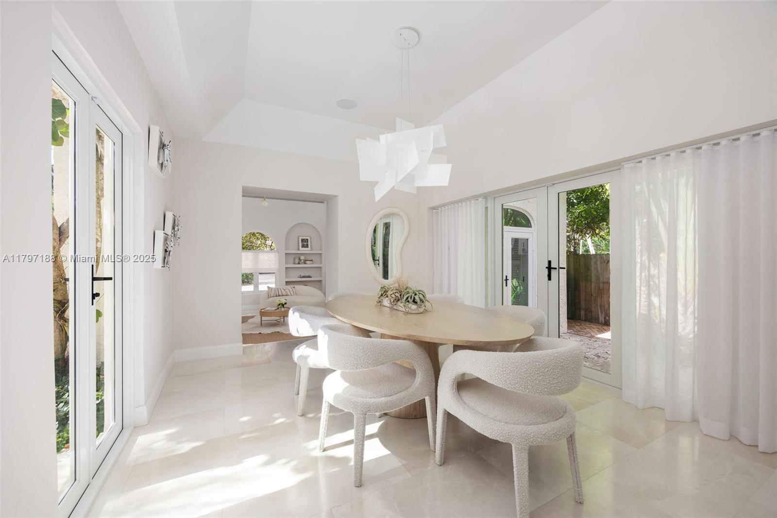 YE LITTLE WOODS 1ST ADDN - Residential
