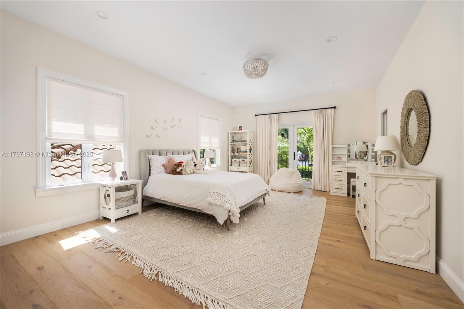 YE LITTLE WOODS 1ST ADDN - Residential