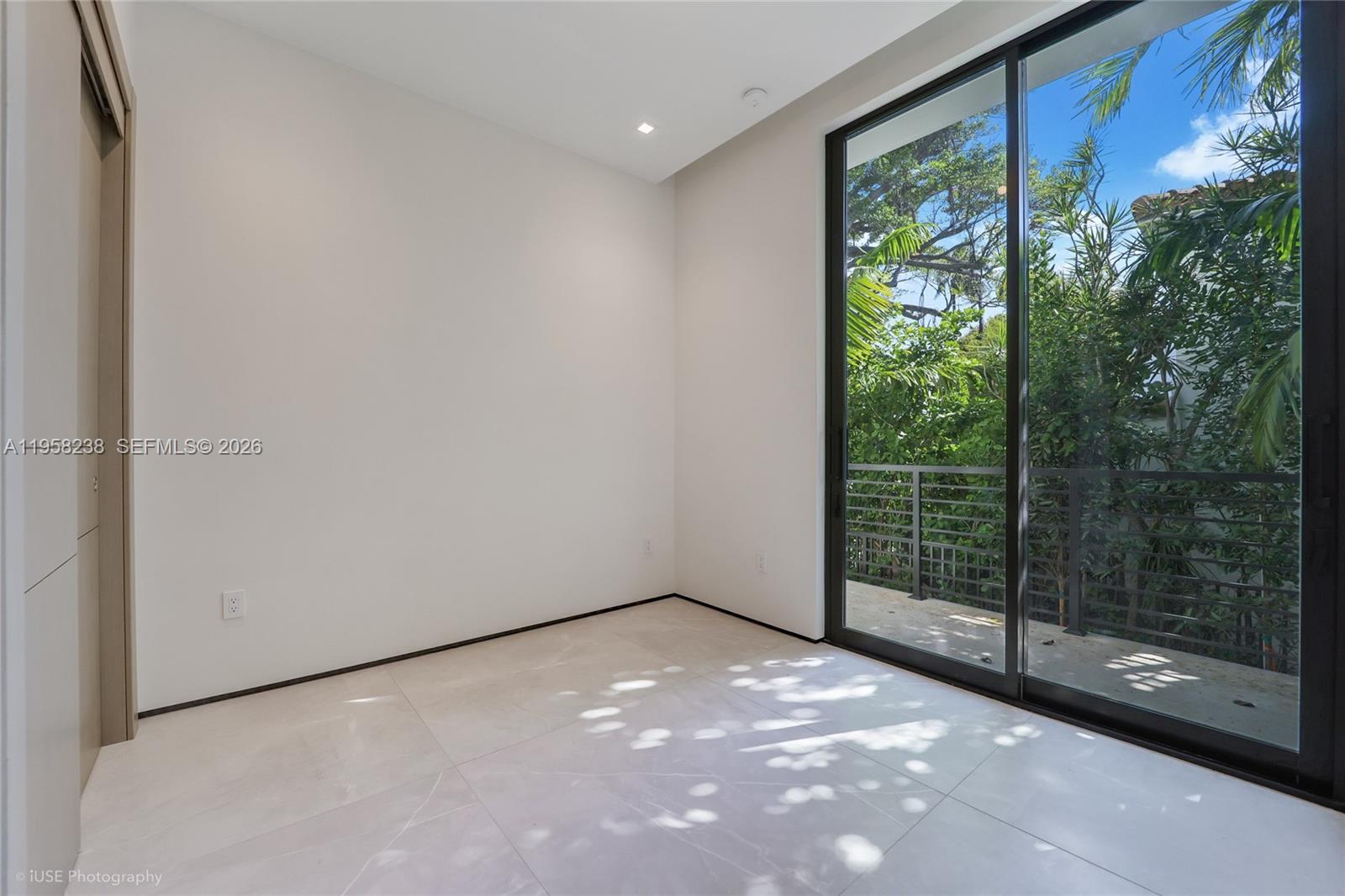 LA GORCE GOLF SUB - Residential