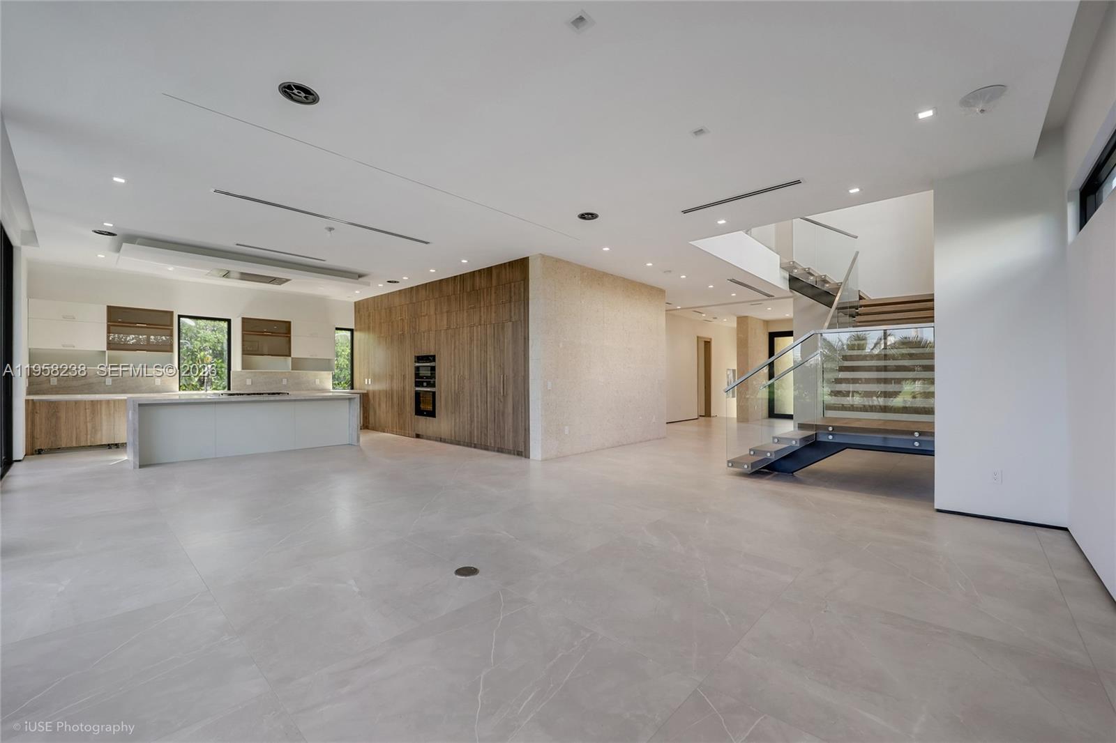 LA GORCE GOLF SUB - Residential