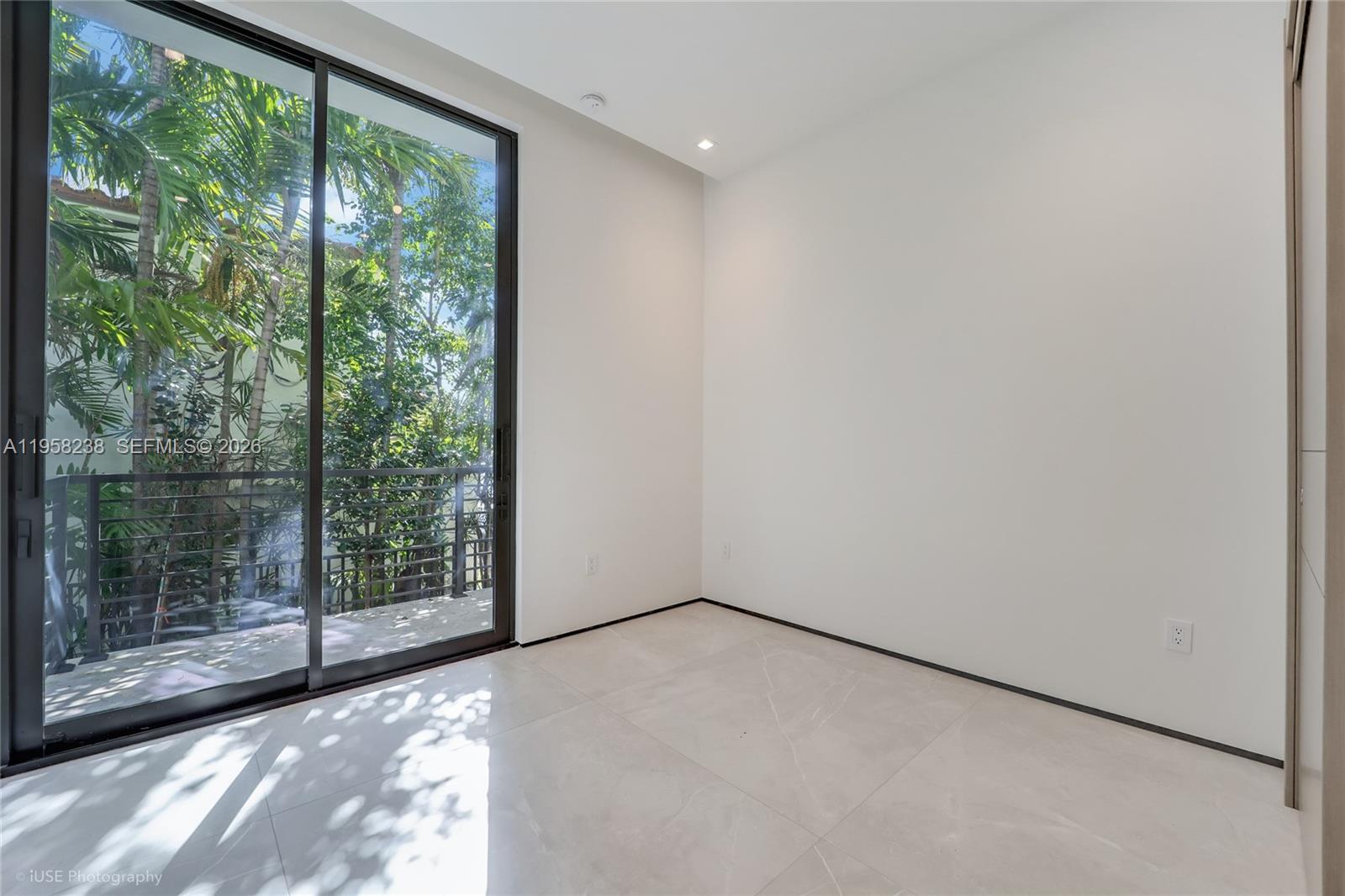LA GORCE GOLF SUB - Residential