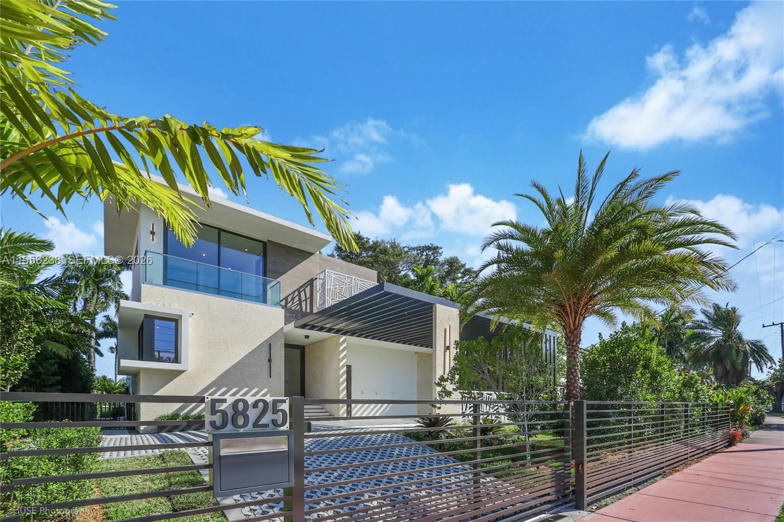 LA GORCE GOLF SUB - Residential