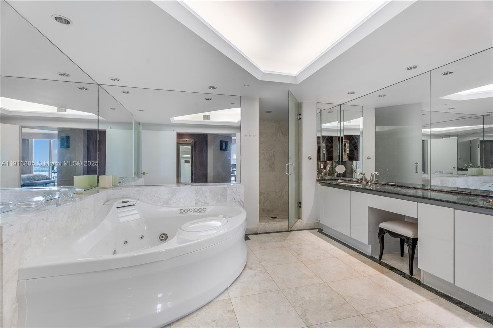 2600 ISL BLVD WILLIAMS IS - Residential