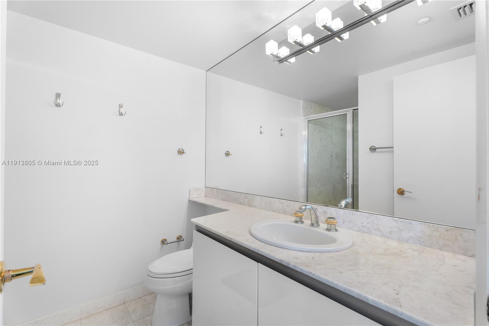 2600 ISL BLVD WILLIAMS IS - Residential