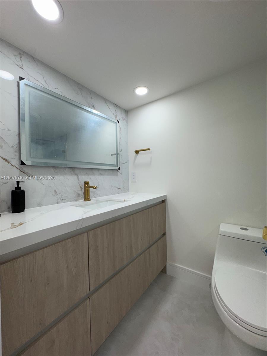 SOUTHPOINT CONDO - Residential