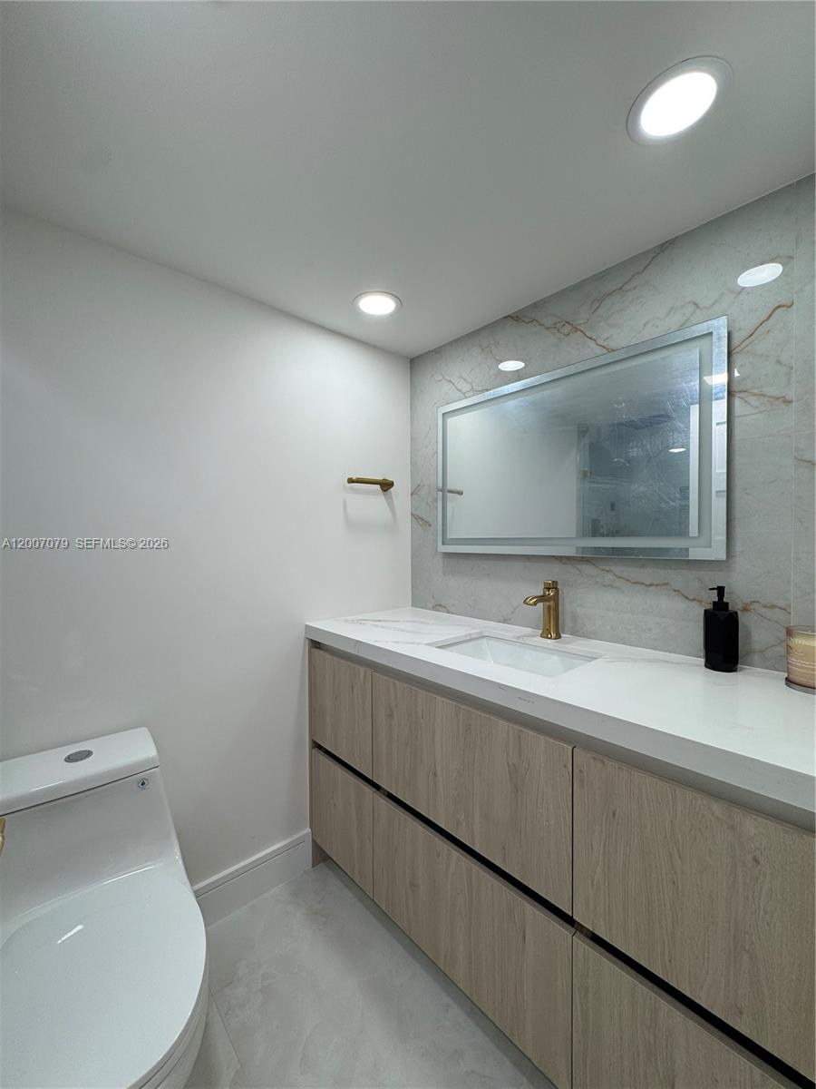 SOUTHPOINT CONDO - Residential