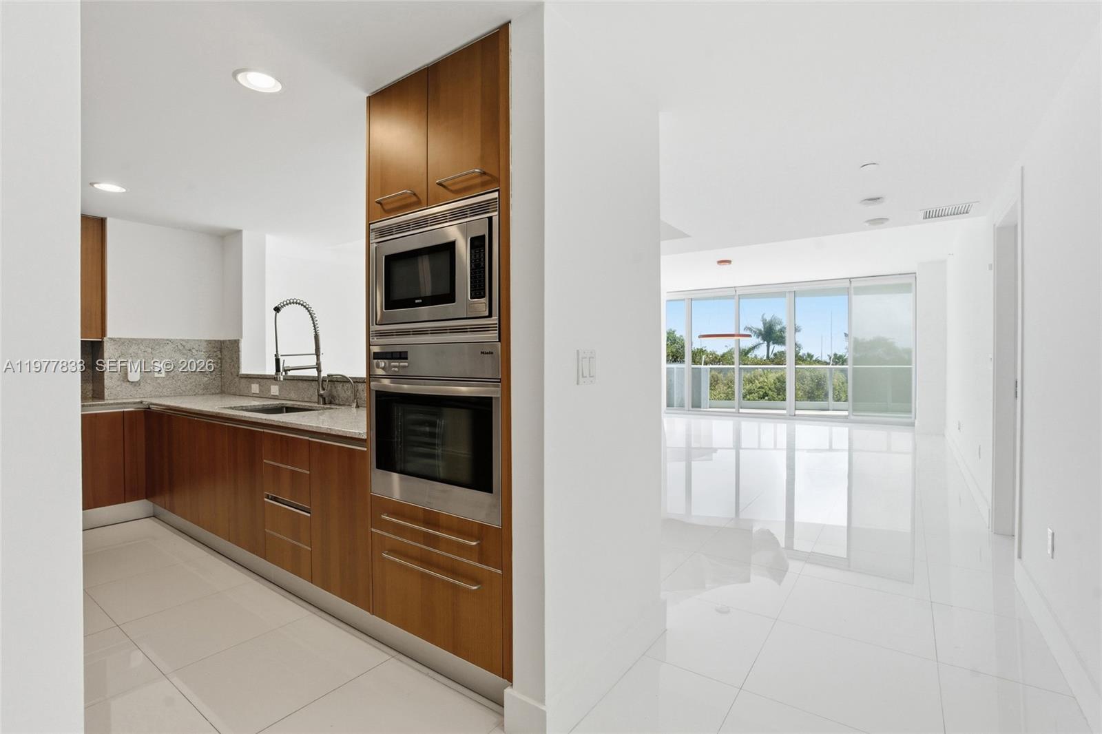 GROVENOR HOUSE CONDO - Residential