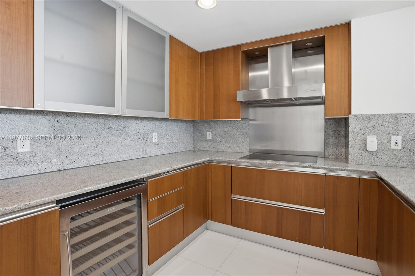 GROVENOR HOUSE CONDO - Residential