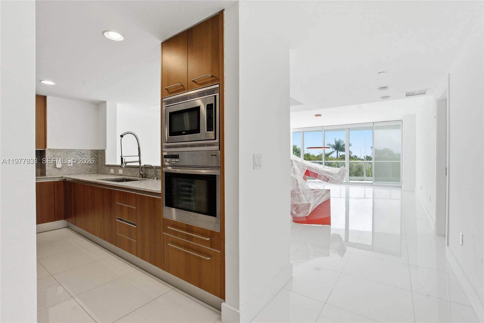 GROVENOR HOUSE CONDO - Residential