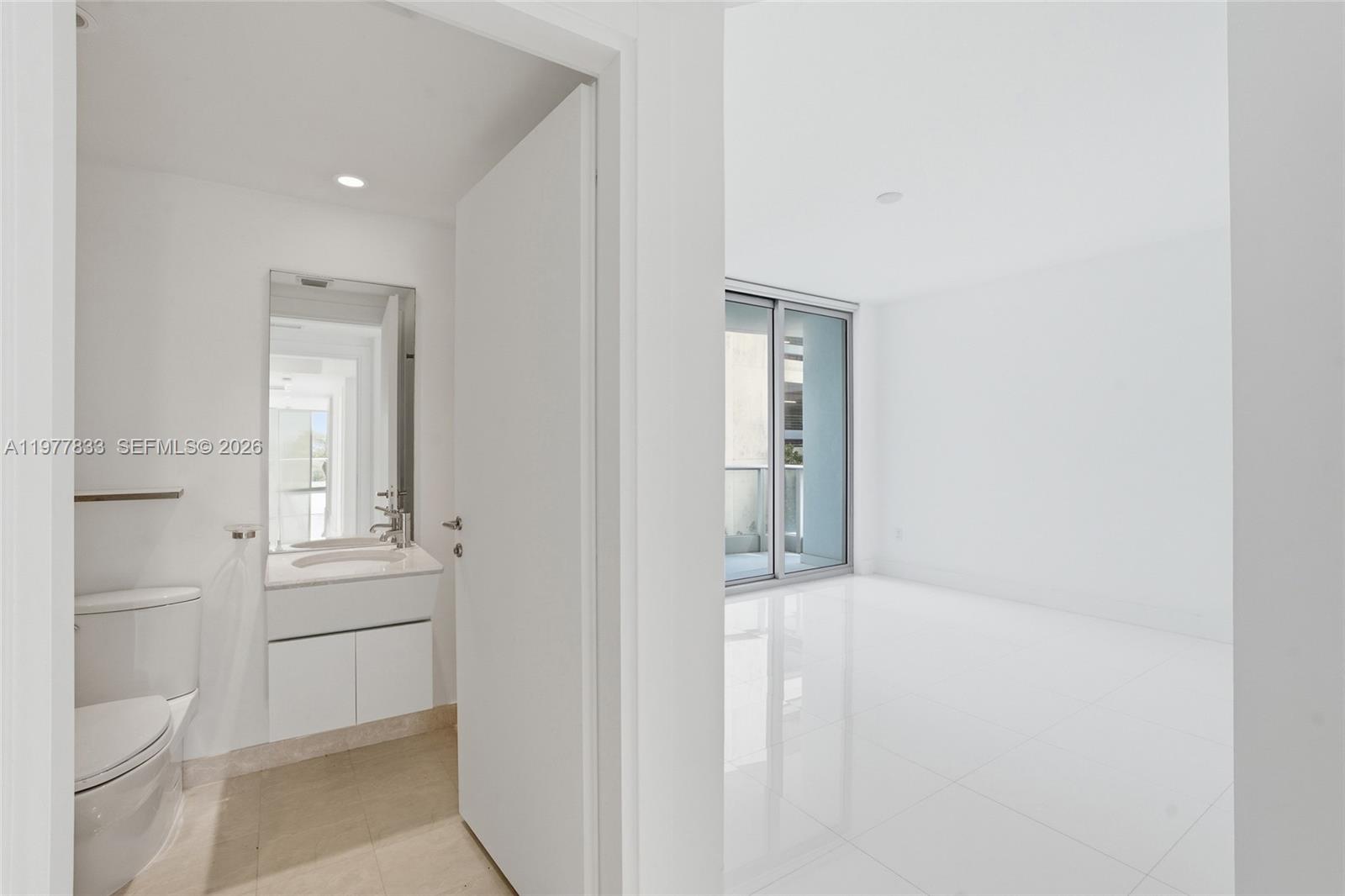 GROVENOR HOUSE CONDO - Residential