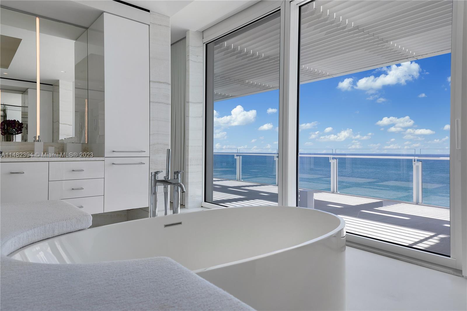 SURF CLUB CONDO - Residential