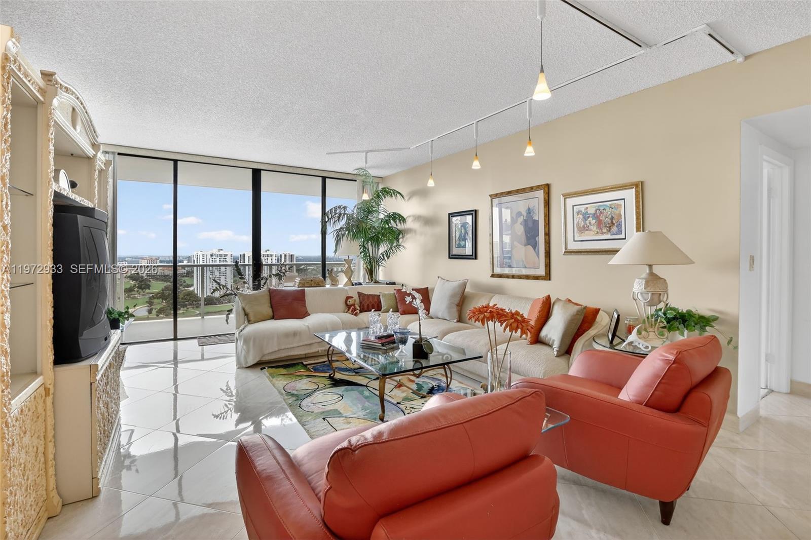 HAMPTONS WEST CONDO - Residential