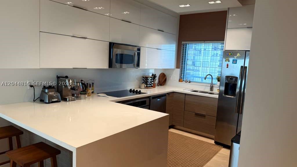 BLUE CONDO - Residential Lease