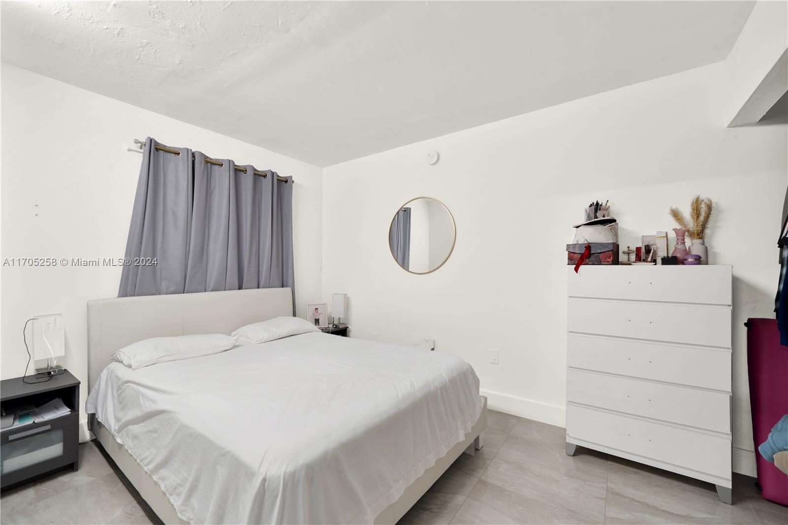 HORIZONS WEST CONDO #4 - Residential Lease