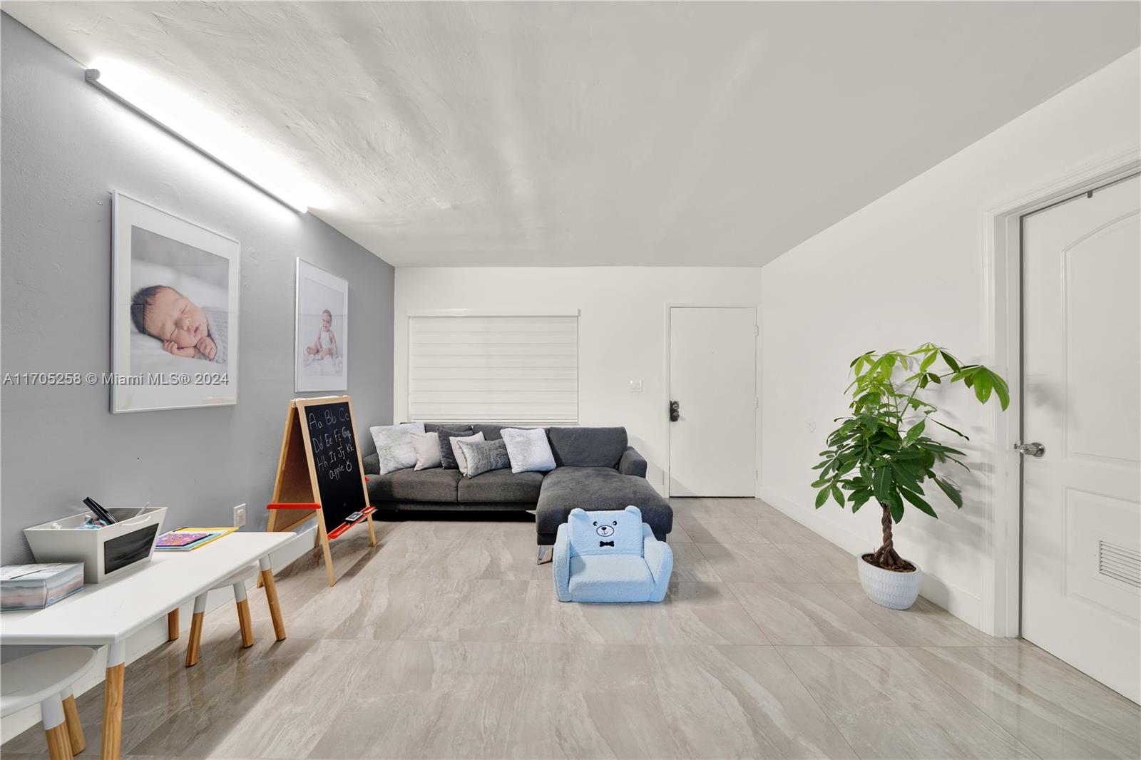 HORIZONS WEST CONDO #4 - Residential Lease