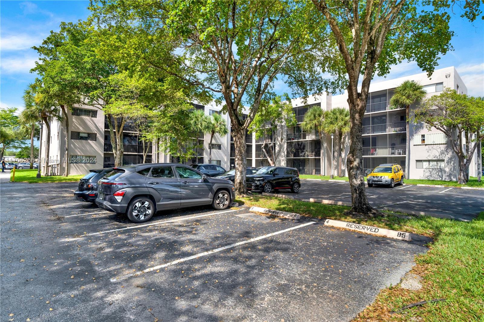 HORIZONS WEST CONDO #4 - Residential Lease