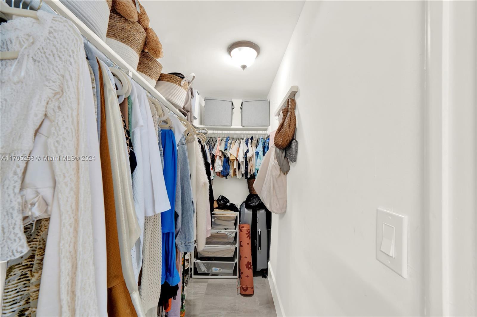 HORIZONS WEST CONDO #4 - Residential Lease