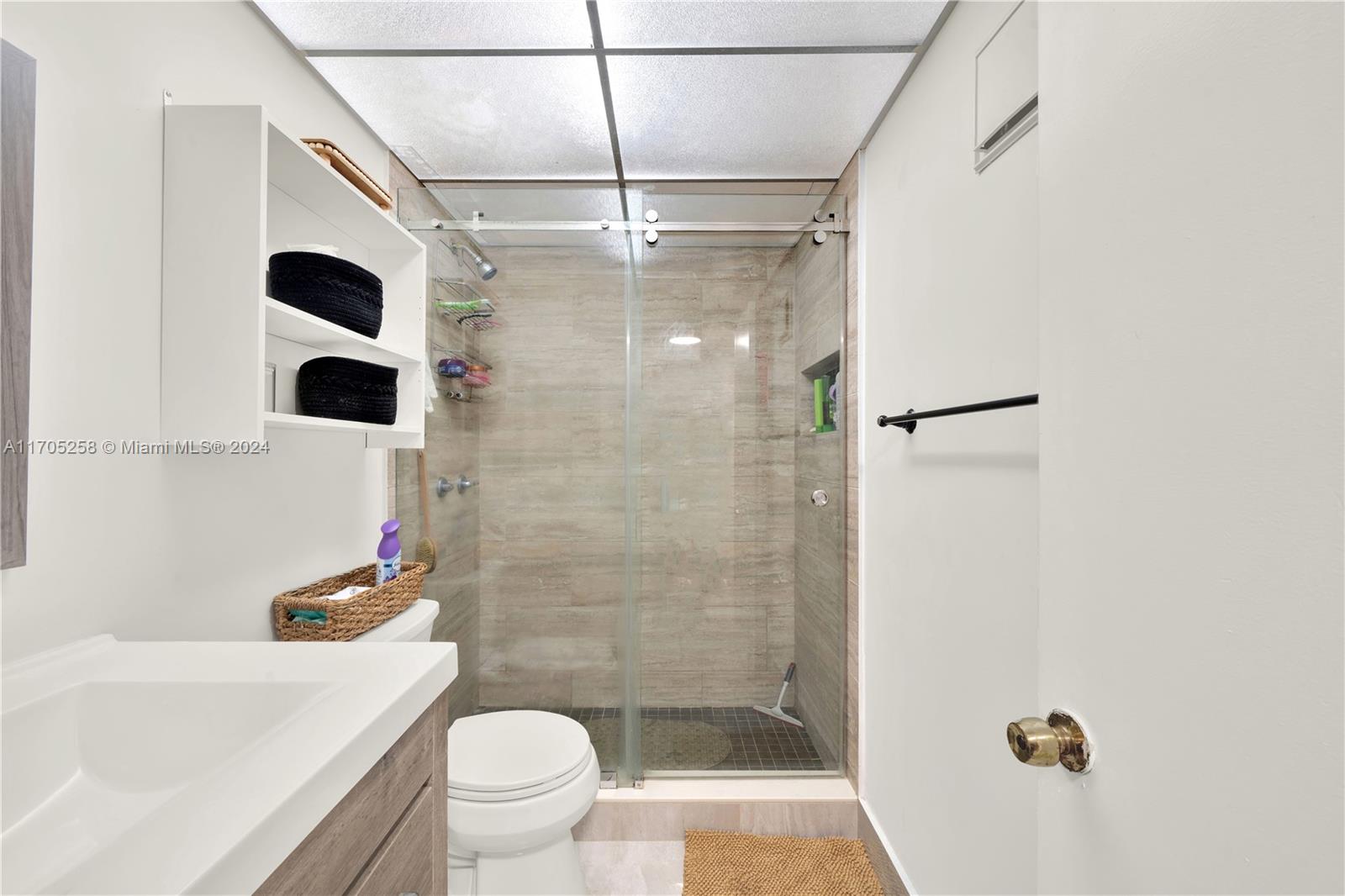 HORIZONS WEST CONDO #4 - Residential Lease