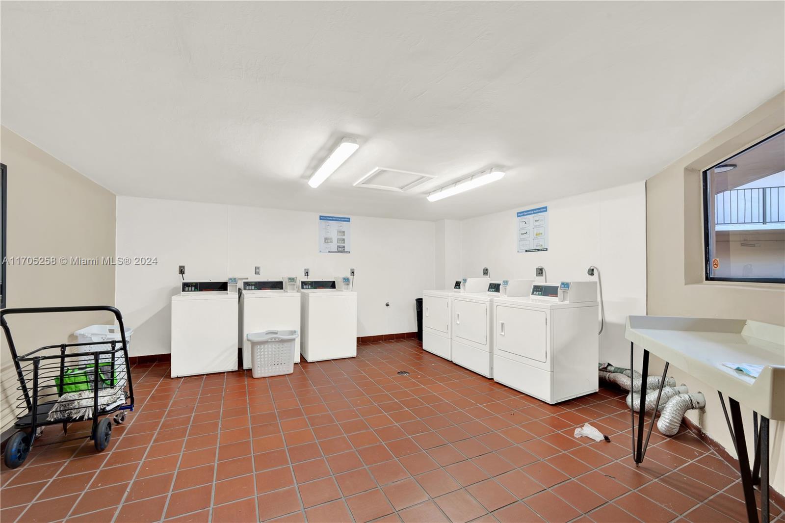 HORIZONS WEST CONDO #4 - Residential Lease