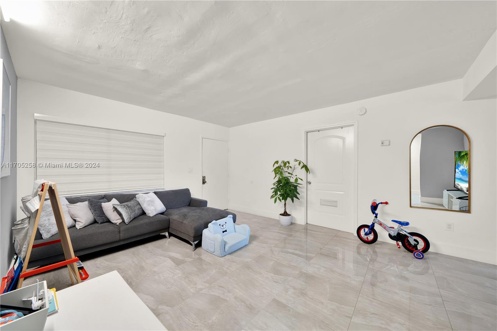 HORIZONS WEST CONDO #4 - Residential Lease