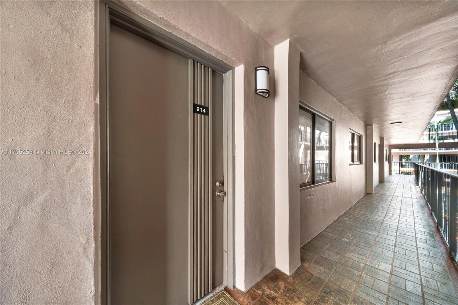 HORIZONS WEST CONDO #4 - Residential Lease