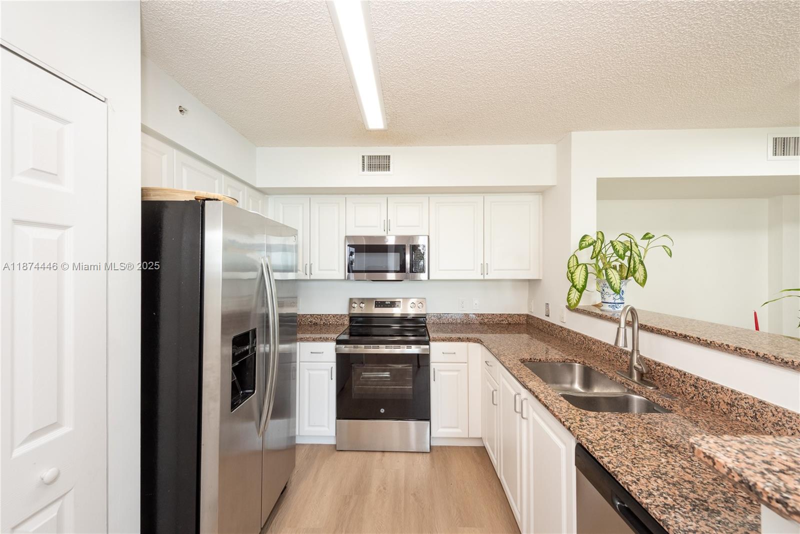 The Mark on Brickell Condo - Residential