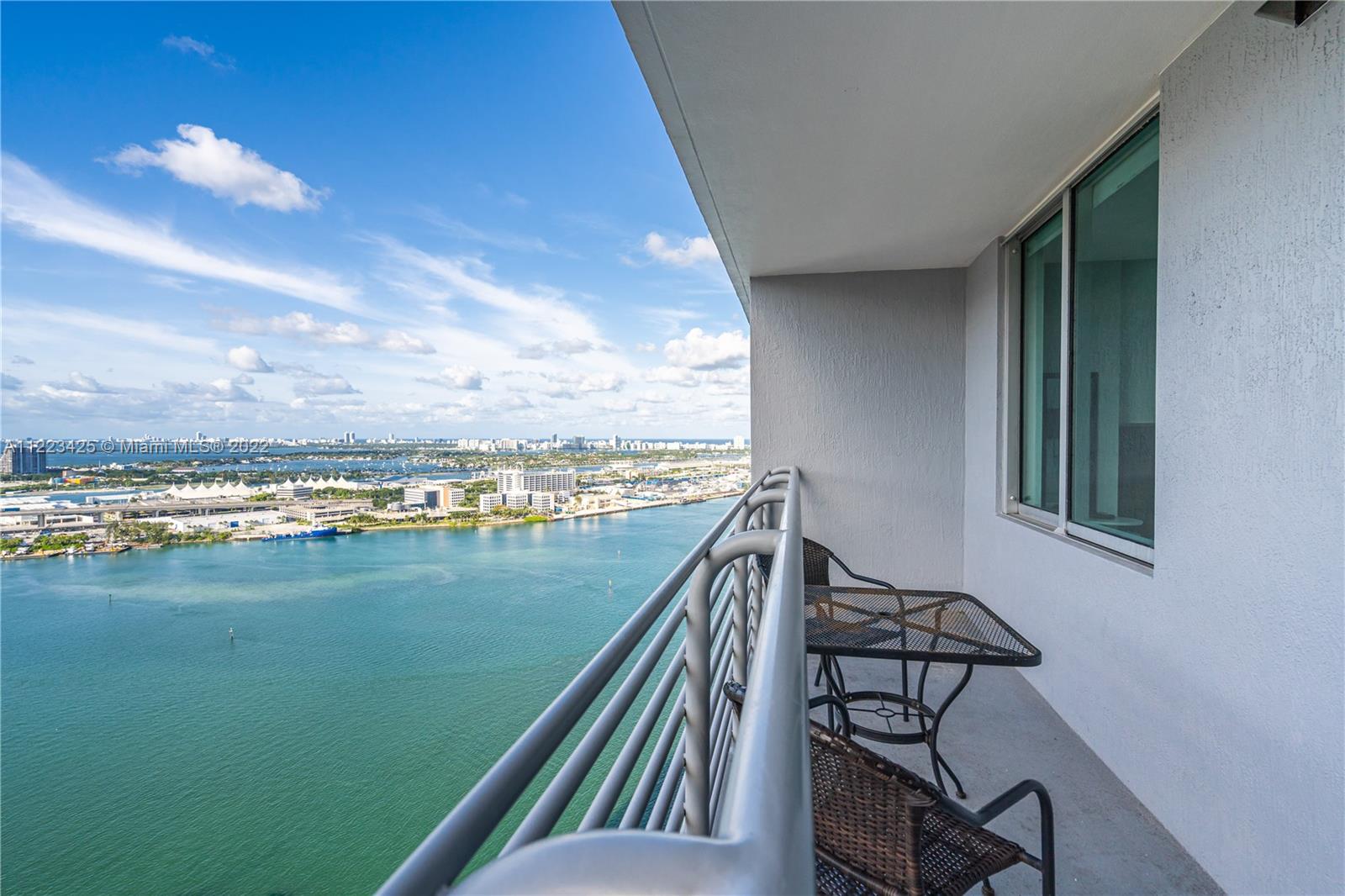 Beautiful Furnished 1 bedroom, 1 bath condo with views of Biscayne Bay, Downtown Miami and Miami Beach. Unit features kitchen with Italian cabinetry and stainless steel appliances. Building amenities include: 2 swimming pools, Jacuzzi, 2 Party Rooms, 2 Fitness Centers, Convenience Store, Conference Room, 24 Hrs. Security, Valet and Concierge. ***AVAILABLE AUGUST 1, 2022***