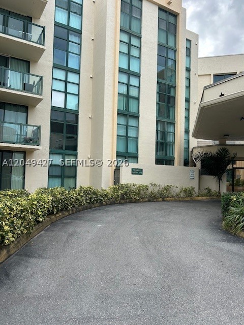 INTERNATIONAL TOWERS COND - Residential Lease