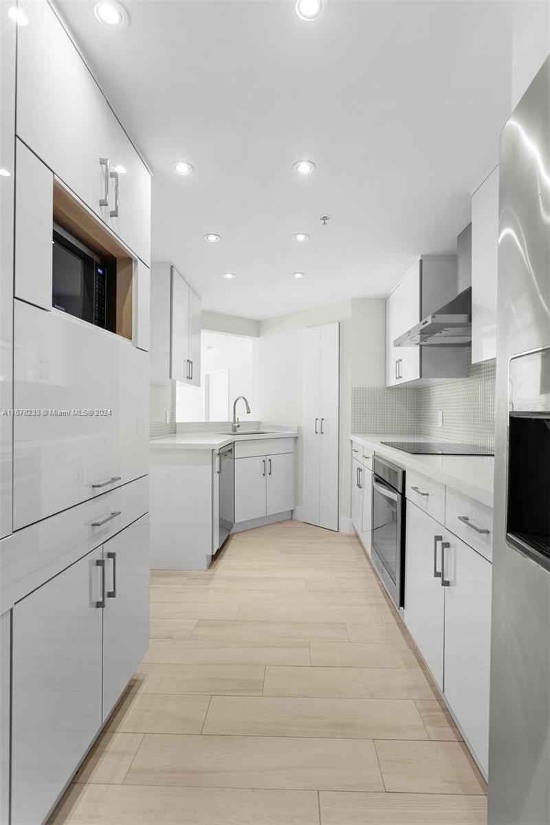 COURVOISIER COURTS CONDO - Residential Lease