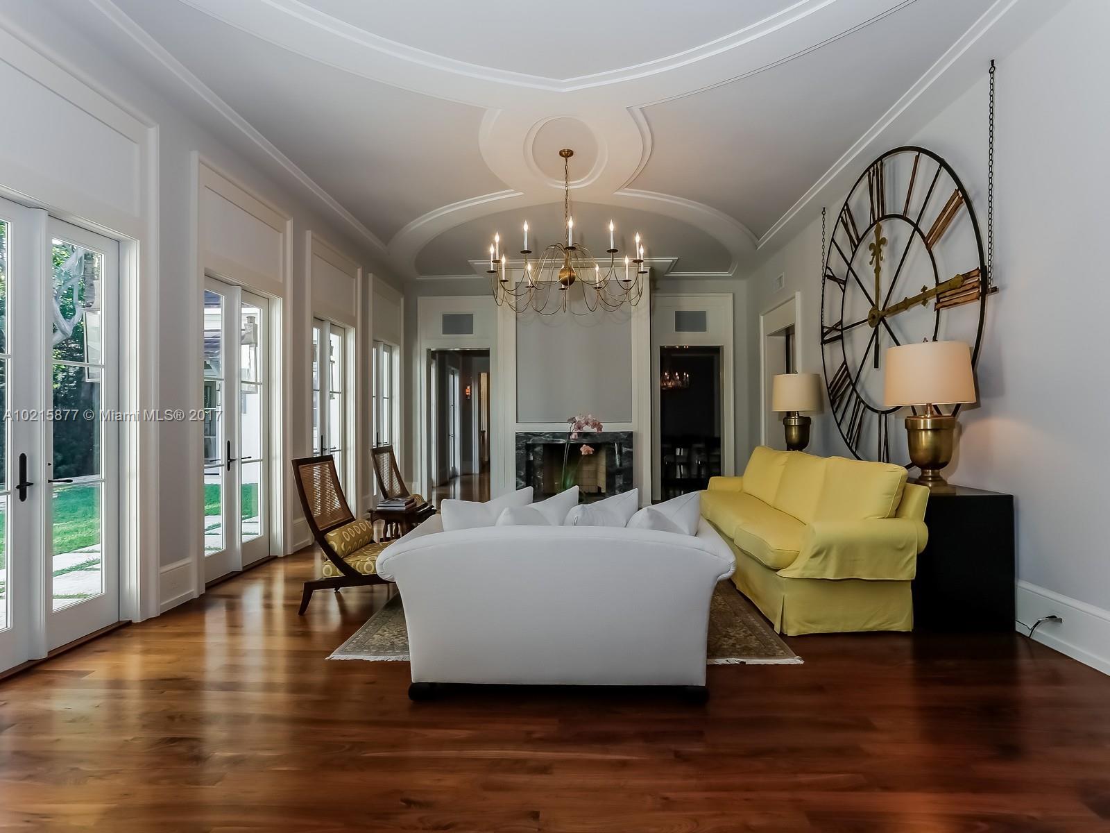 THE MOORINGS - Residential