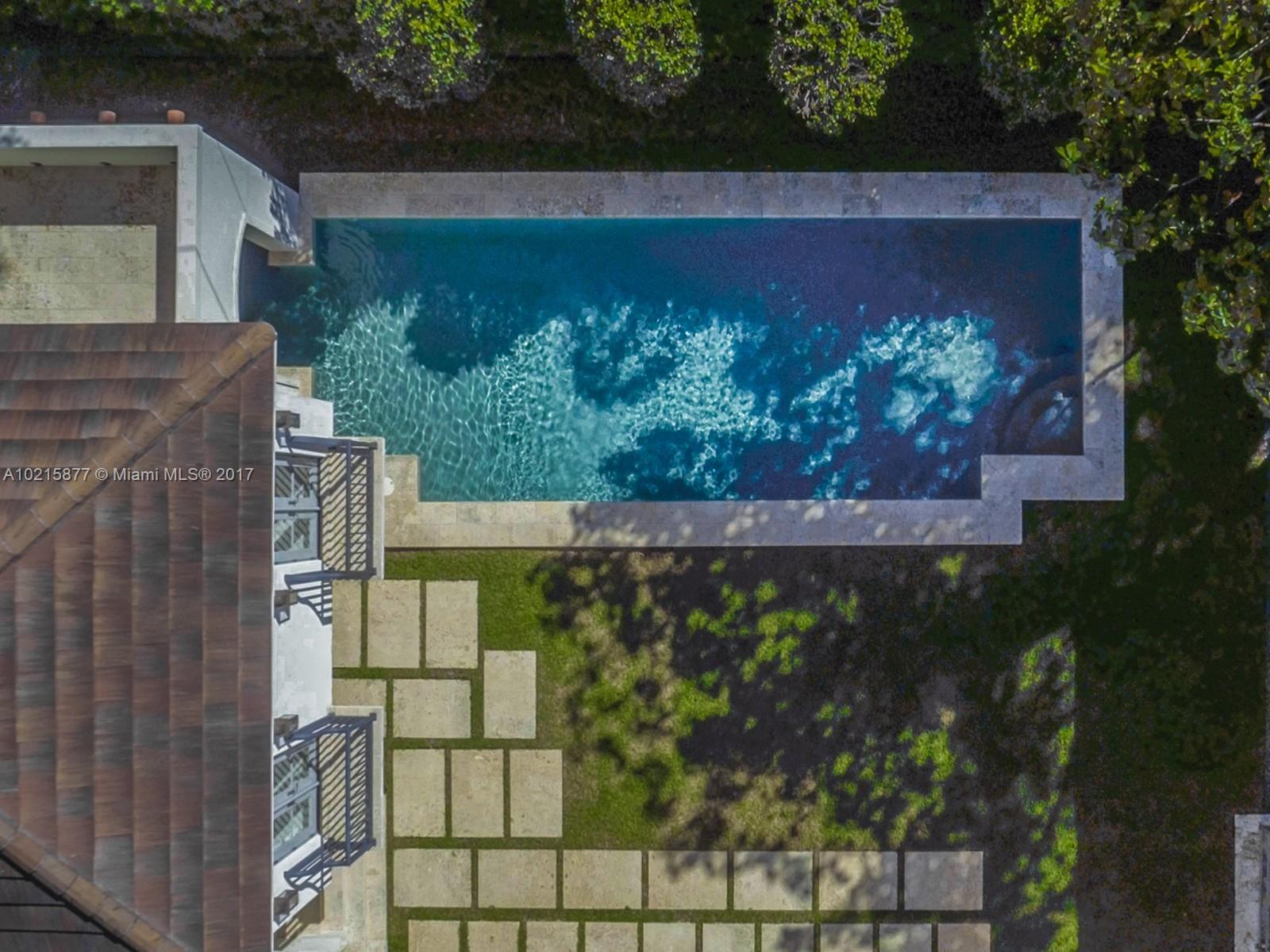 THE MOORINGS - Residential