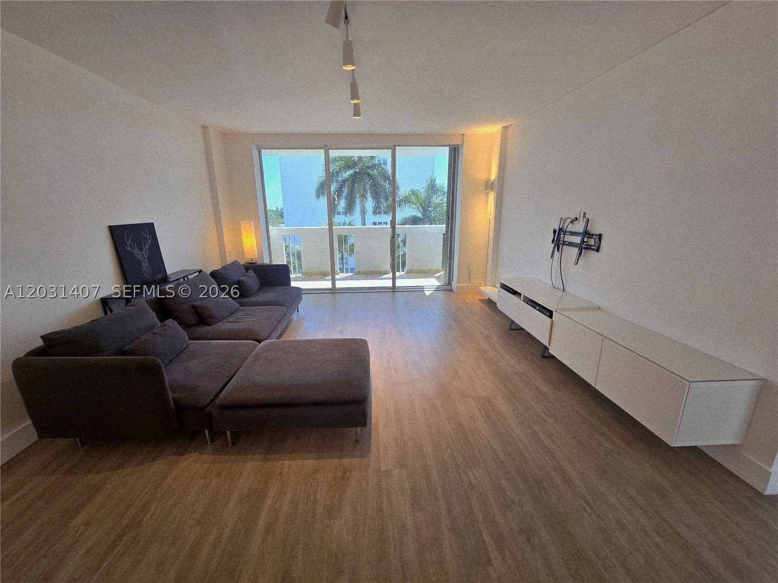 SOUTH BAY CLUB CONDO - Residential Lease