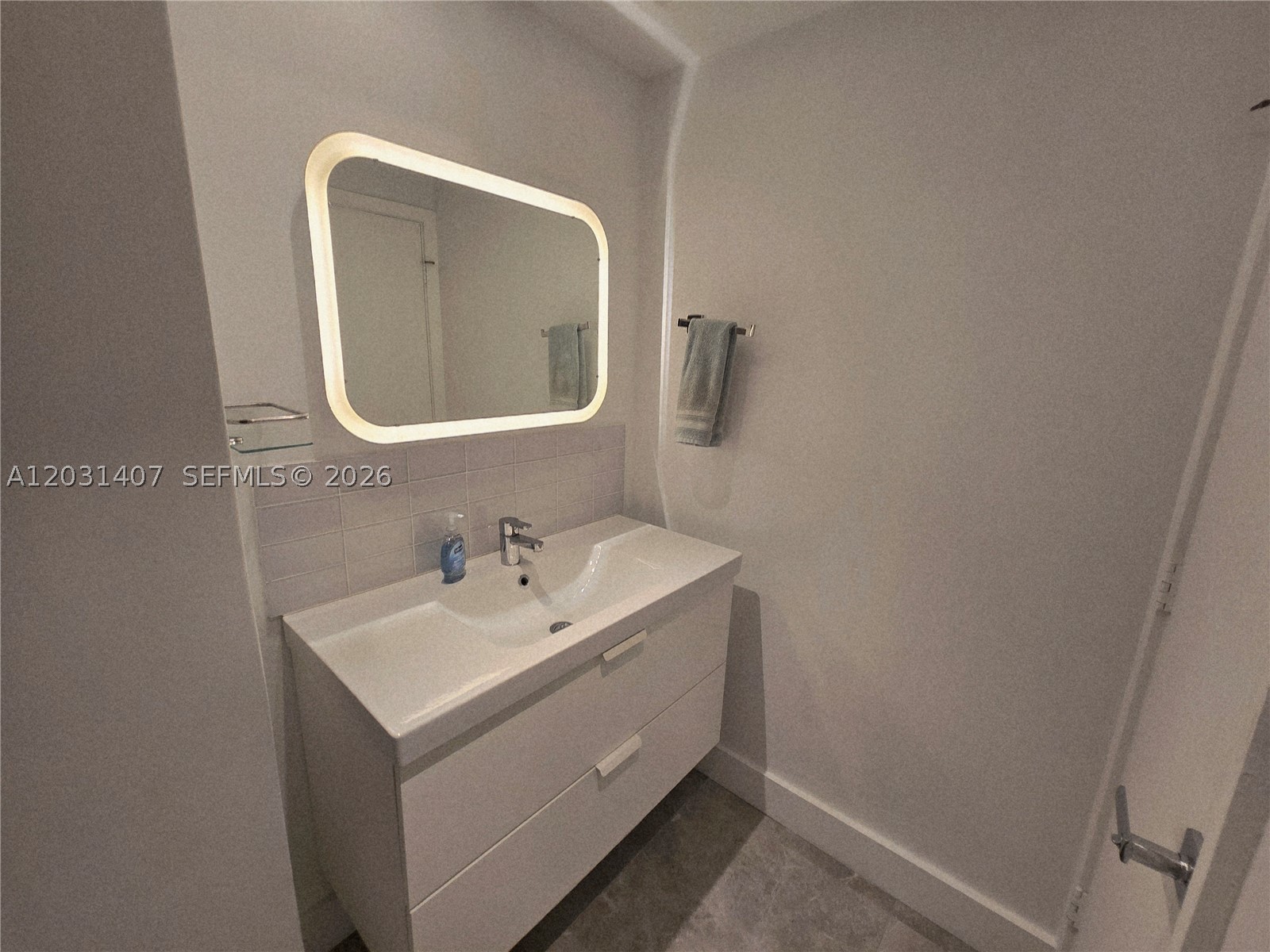 SOUTH BAY CLUB CONDO - Residential Lease