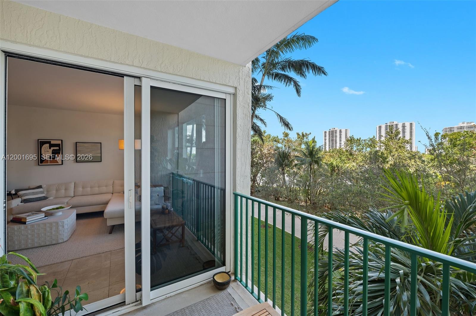 TURNBERRY VLG NO TOWER CO - Residential