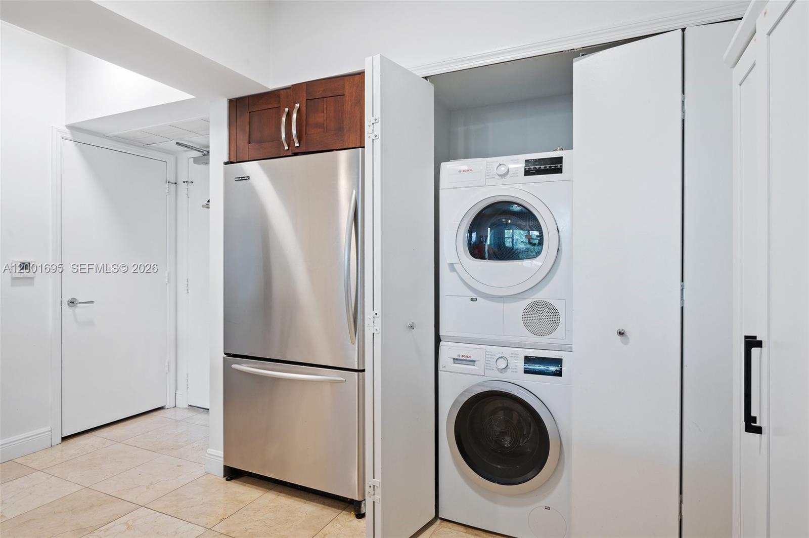 TURNBERRY VLG NO TOWER CO - Residential