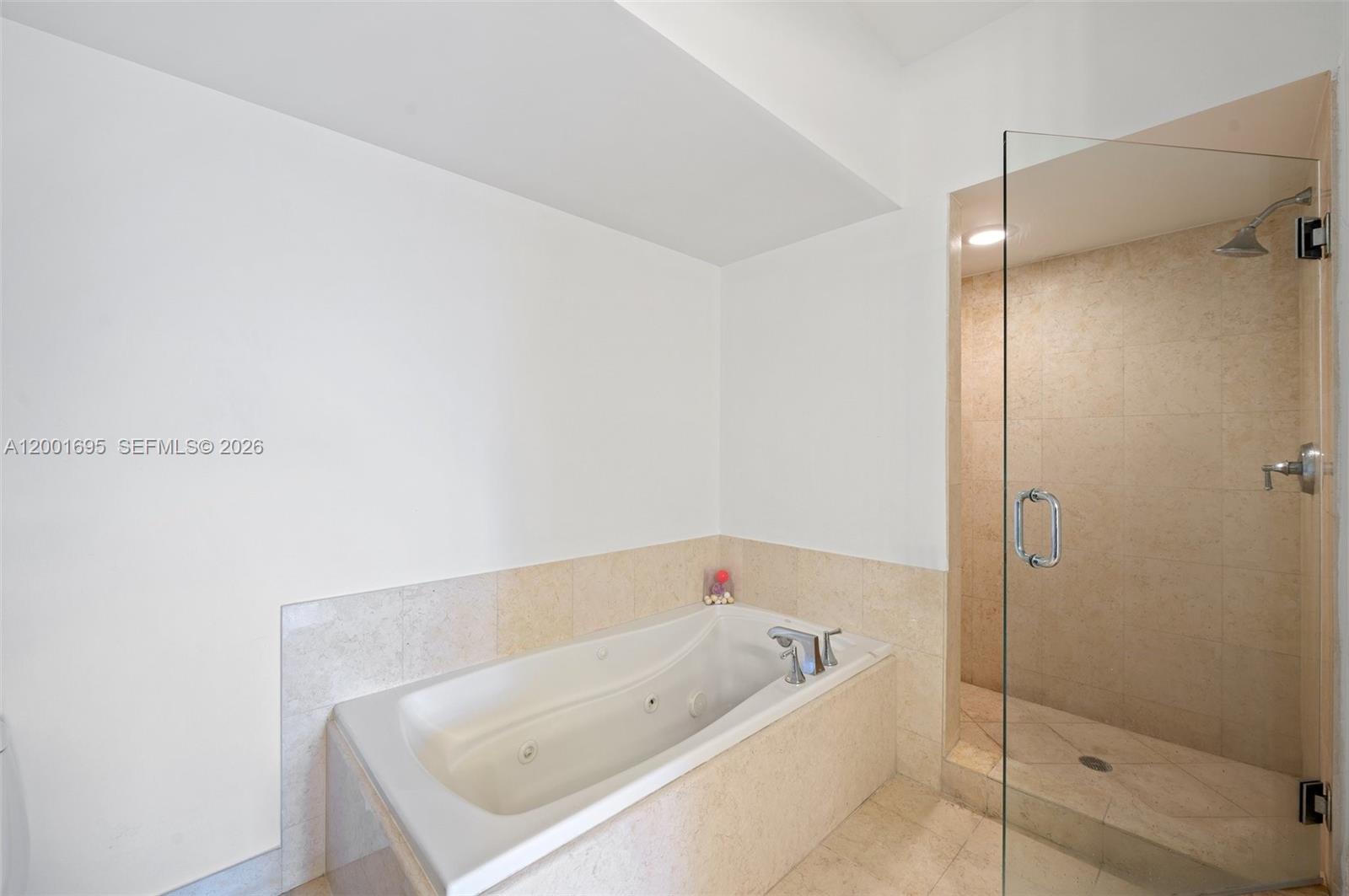 TURNBERRY VLG NO TOWER CO - Residential