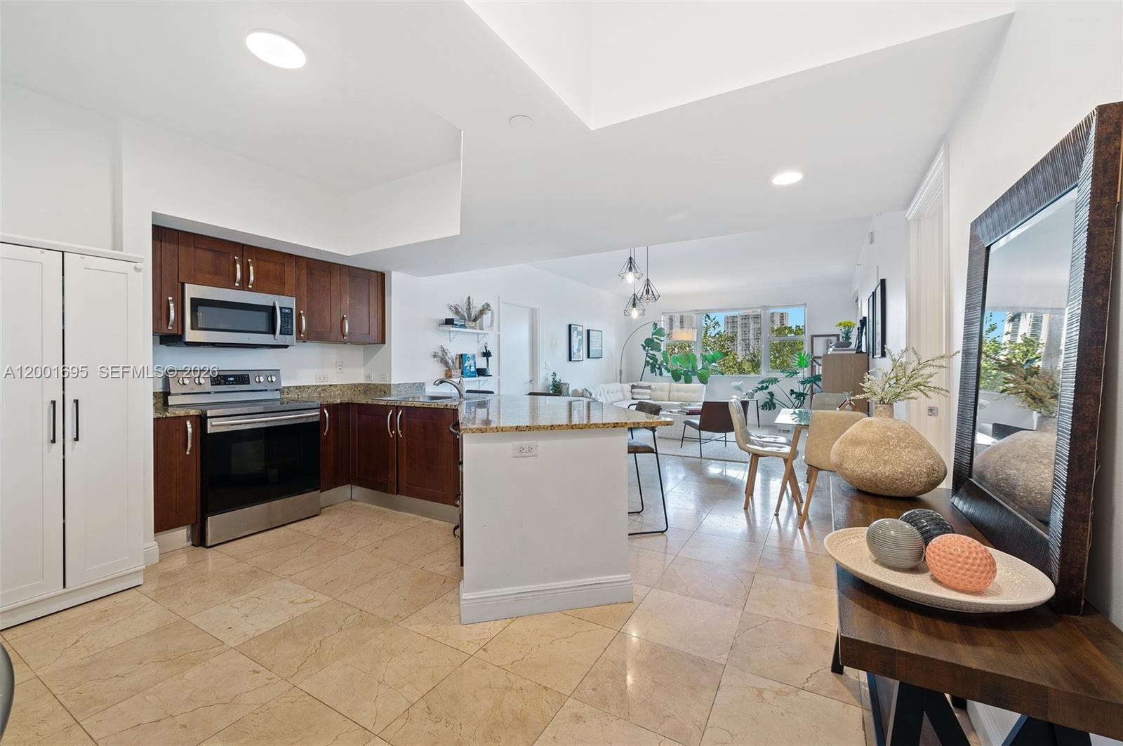 TURNBERRY VLG NO TOWER CO - Residential