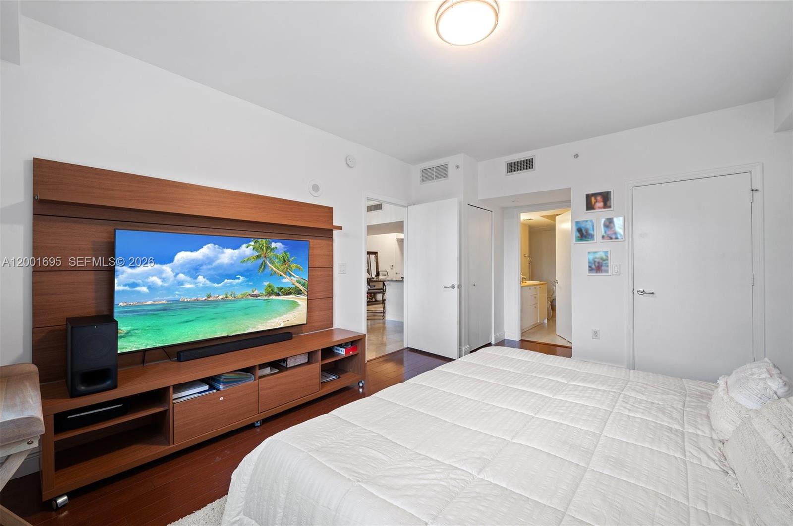 TURNBERRY VLG NO TOWER CO - Residential