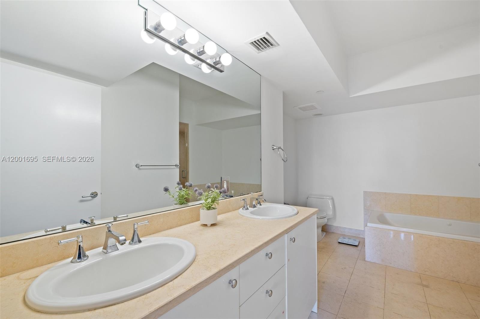 TURNBERRY VLG NO TOWER CO - Residential