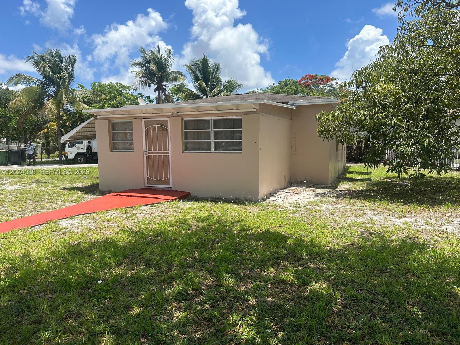 FRESHLY PAINTED CORNER LOT. THIS PROPERTY HAS A LOT OF OPPORTUNITIES. DO NOT MISS THIS. IT WON'T LAST, PLEASE CALL YOUR BROKER FOR SHOWINGS.