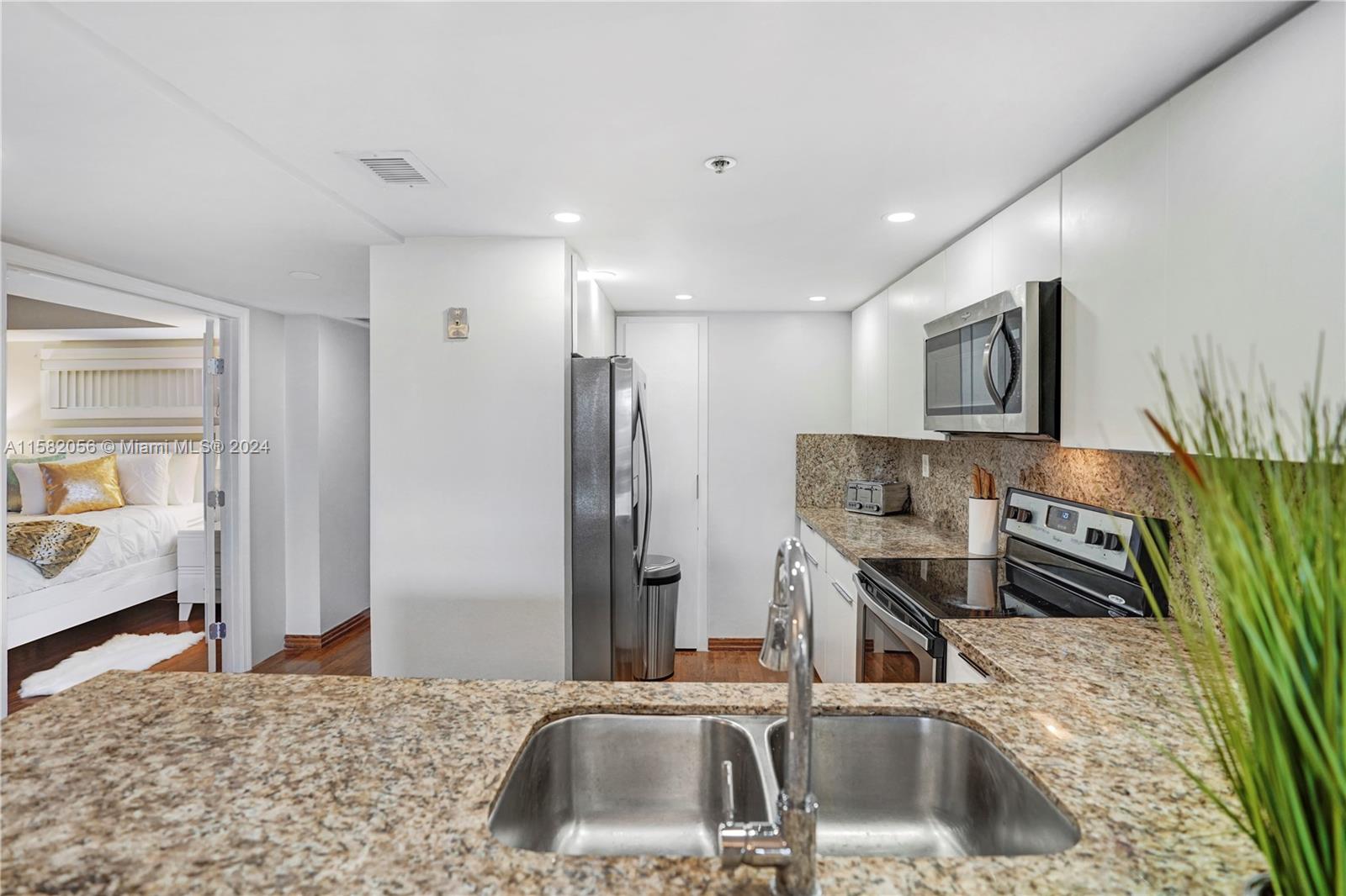 VENETIA CONDO - Residential Lease