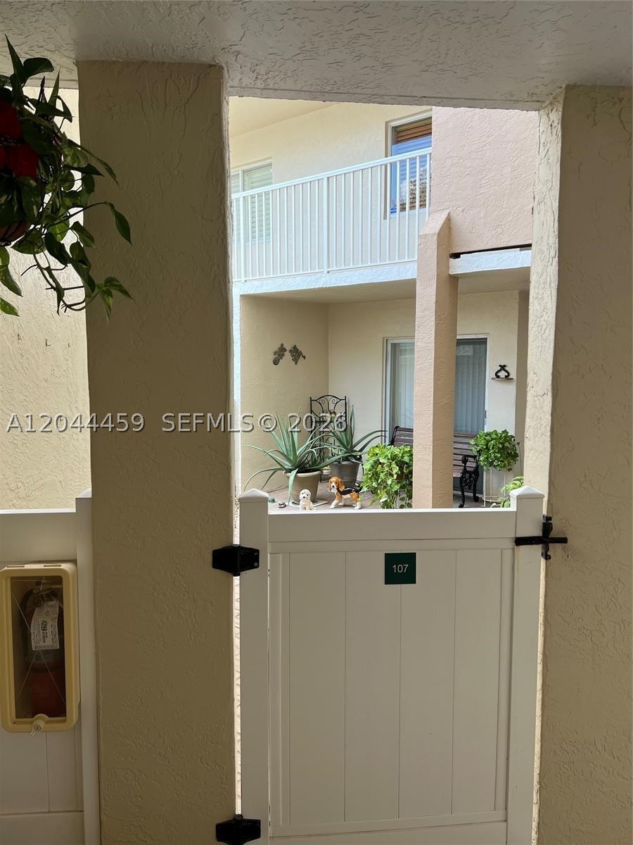 WELDON CONDOMINIUM E - Residential