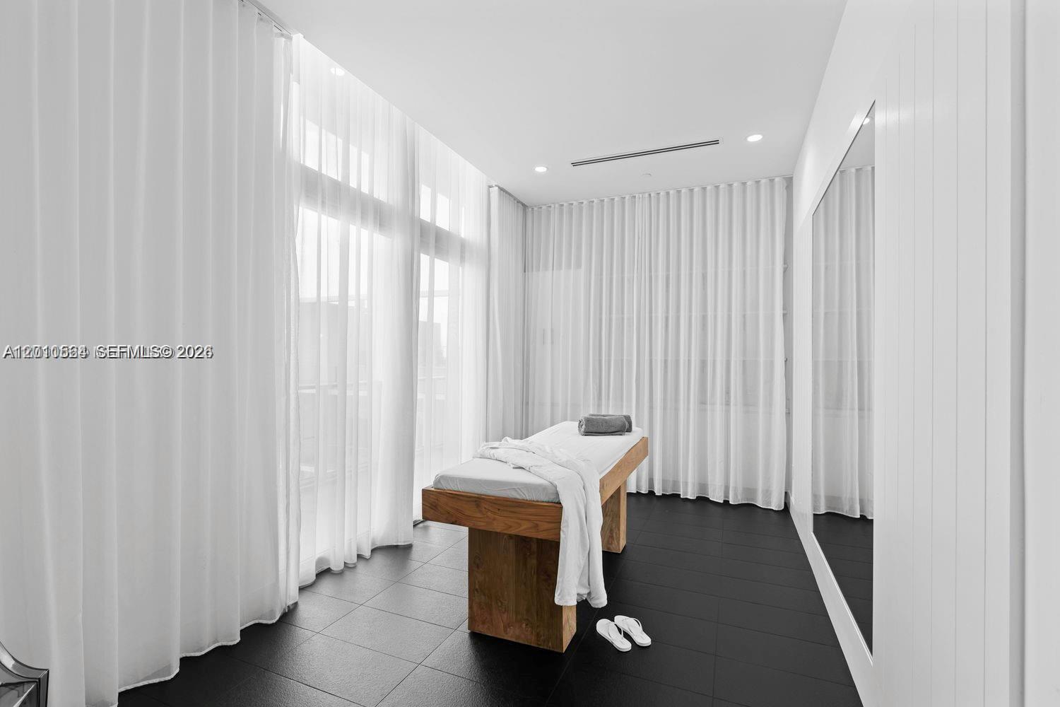 METROPICA NORTH TOWER ONE - Residential